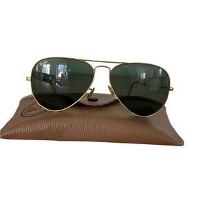 Vintage 1990’s B&L LO205 Ray Ban USA Aviator Sunglasses Gold Plate and Case